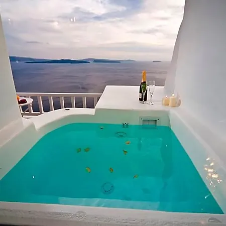 Hotel Delfini Santorini