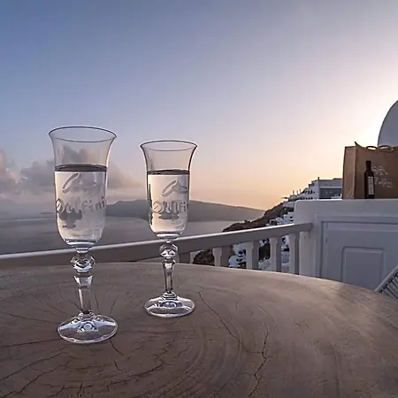 Delfini Santorini