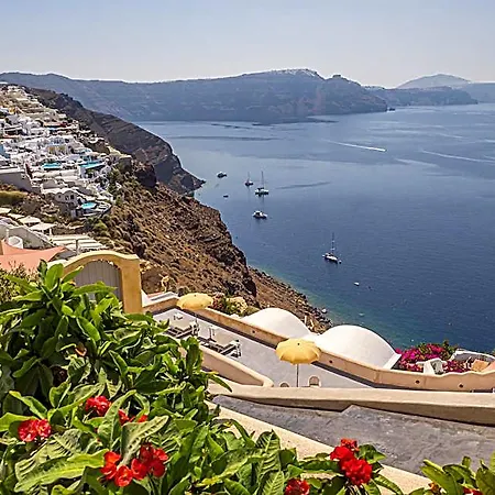 Delfini Santorini Hotel 3*