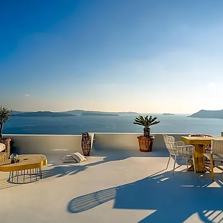 Delfini Santorini Hotel 3*