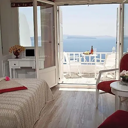 Delfini Santorini 3*