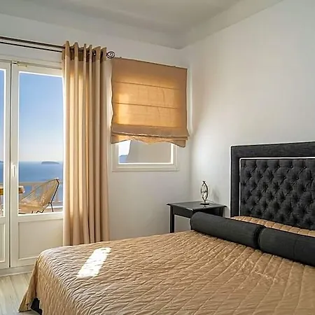 Delfini Santorini